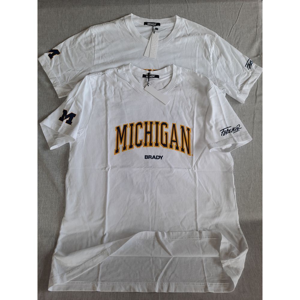Brady Men's 2 of Large‎ Collegiate 10 Michigan Art Logo Tee Short Sleeve Cotton